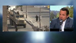 Jean-Frédéric POISSON après son entrevue avec des parlementaires et à ses côtés de Kader Arif et Claude Bartolone à qui il a remis son rapport. "Le matin même à 7h40 sur RMC, j'ai commenté certaines conclusions de ce rapport : retrouvez mon intervention en cliquant sur le lien suivant:    http://rmc.bfmtv.com/emission/nous-sommes-surpris-par-la-legerete-avec-laquelle-les-operateurs-de-reseaux-sociaux-apprehendent-le-terrorisme-1008472.html